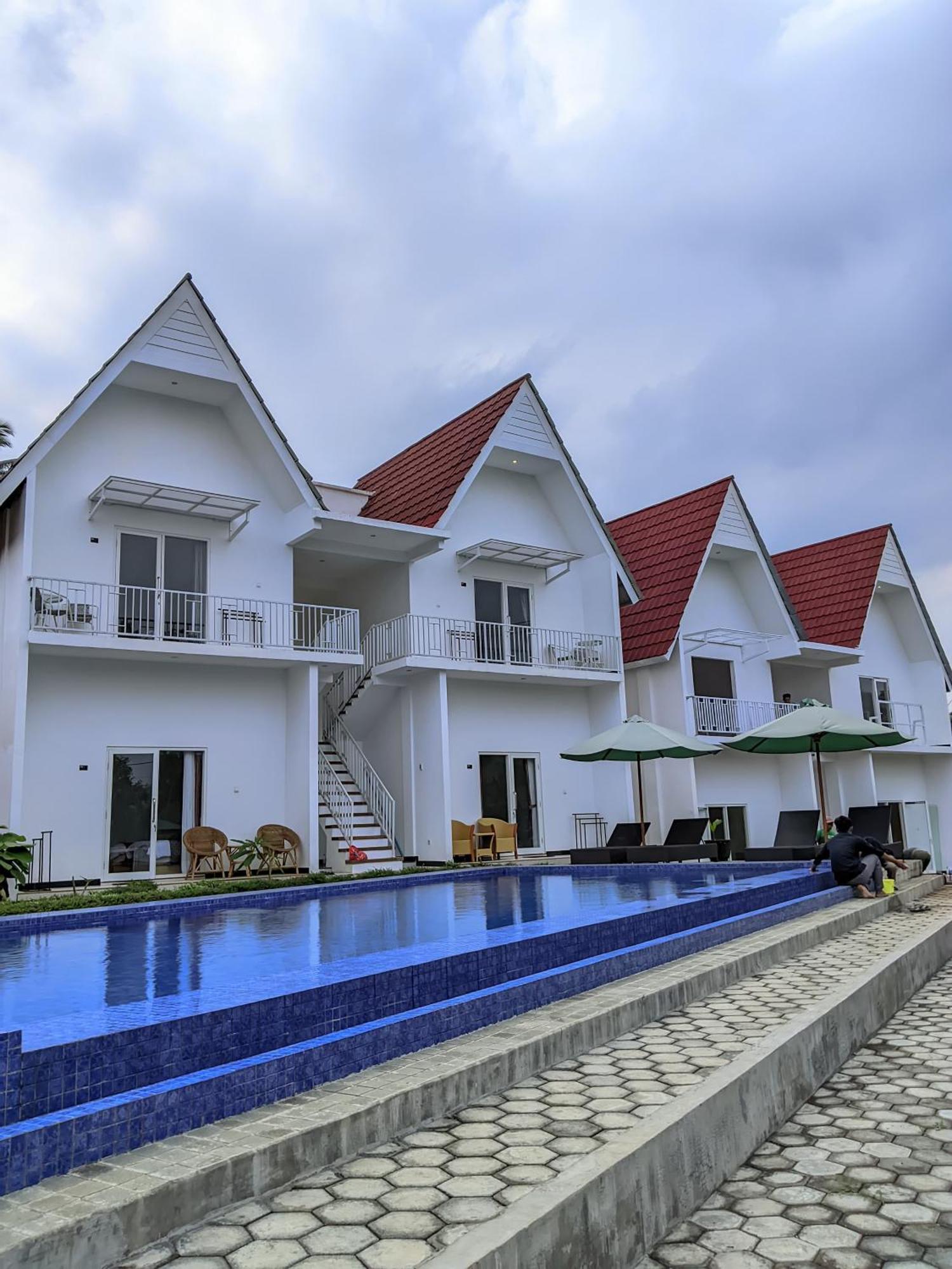 Tumpaksewu Homestay Sidomukti Buitenkant foto